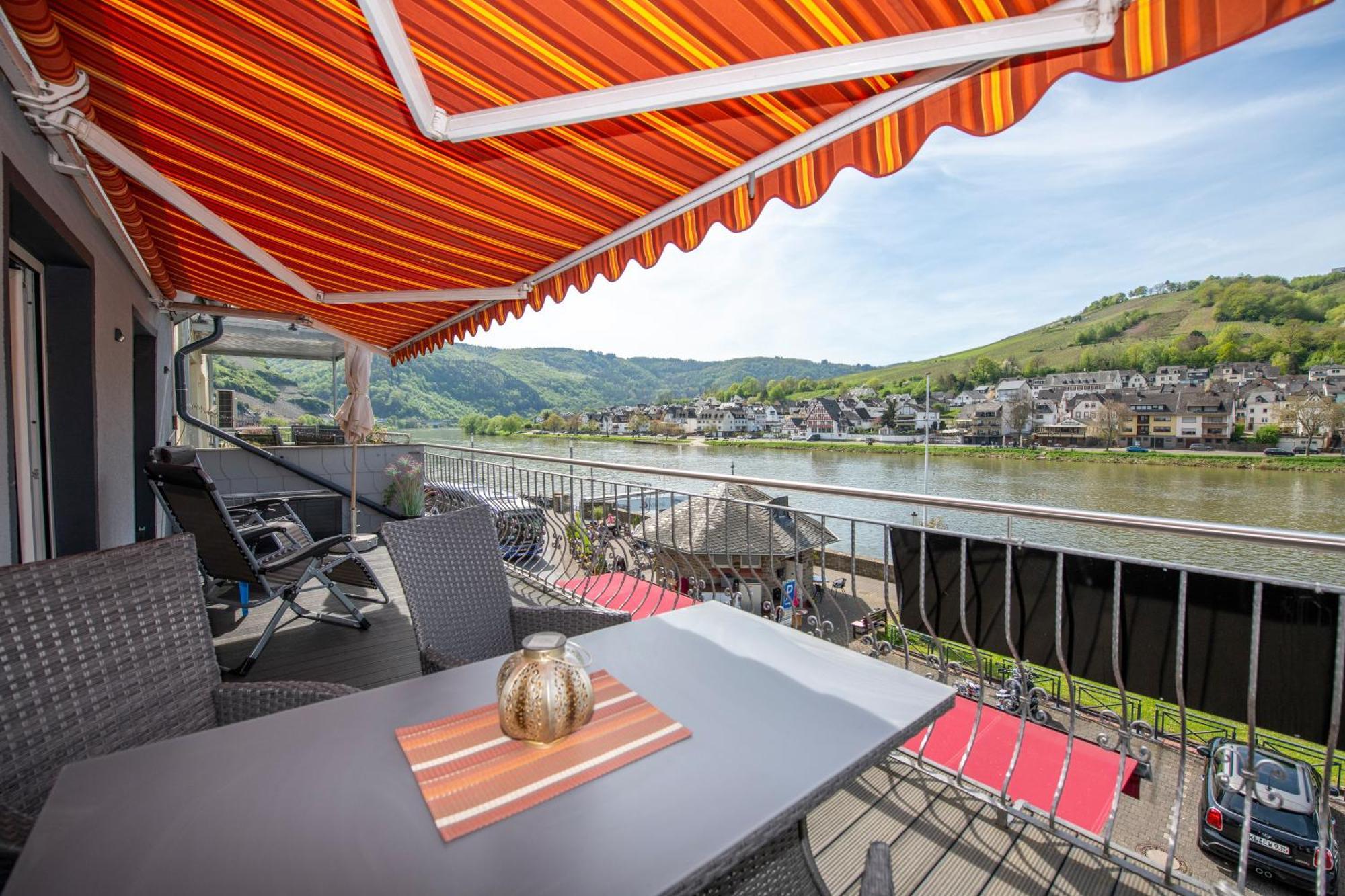 Haus Moselwelt - Tilda Apartment Zell an der Mosel Exterior photo